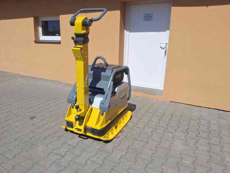 Vibrační deska Wacker neuson Dpu 6555He 65kN - foto 4