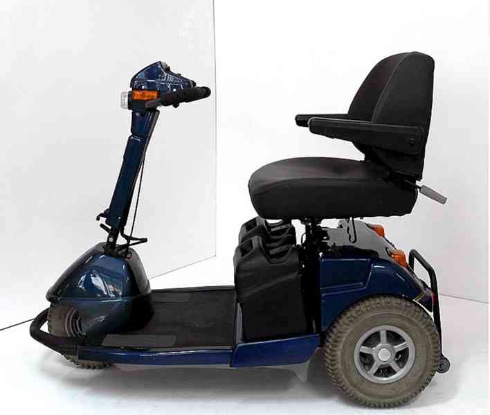 Repasovaný elektrický invalidní skútr pro seniory