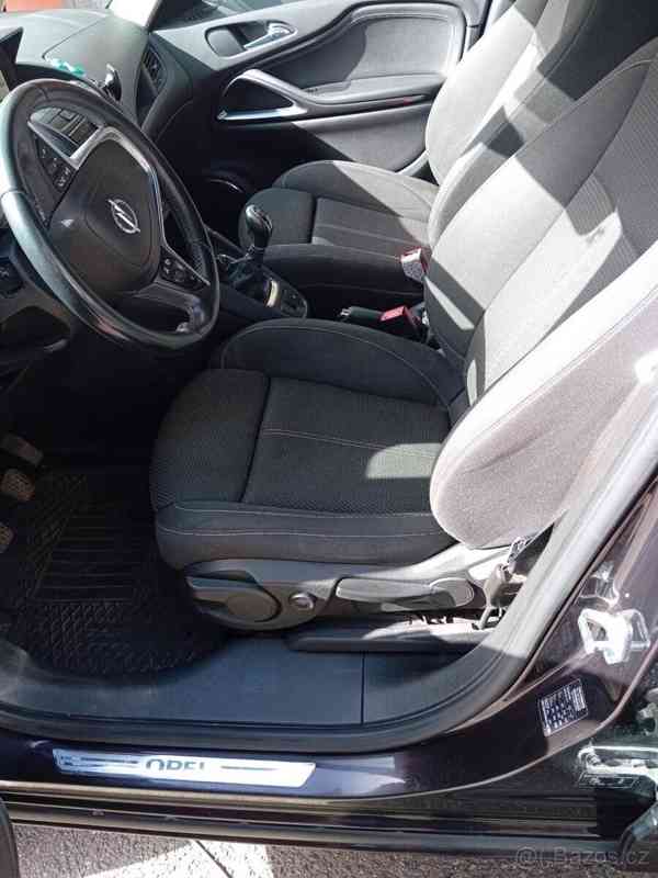 Opel Zafira 2,0   C Tourer ČR 2013 CDTI 96kw - foto 5