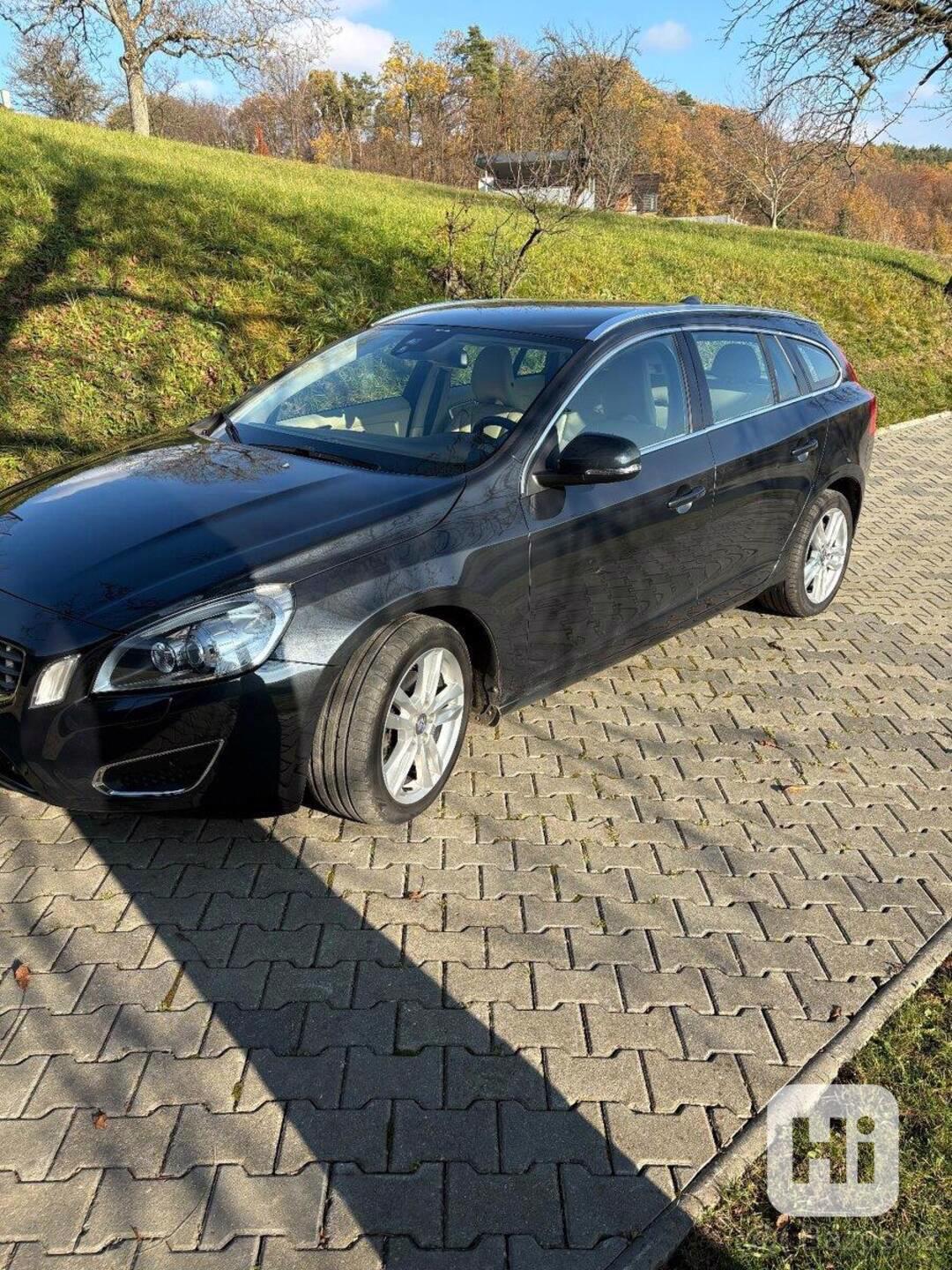 Volvo V60 2,0   D4 Summum - foto 1