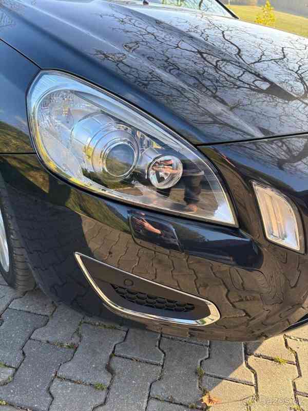 Volvo V60 2,0   D4 Summum - foto 14