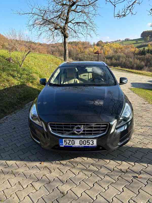 Volvo V60 2,0   D4 Summum - foto 2