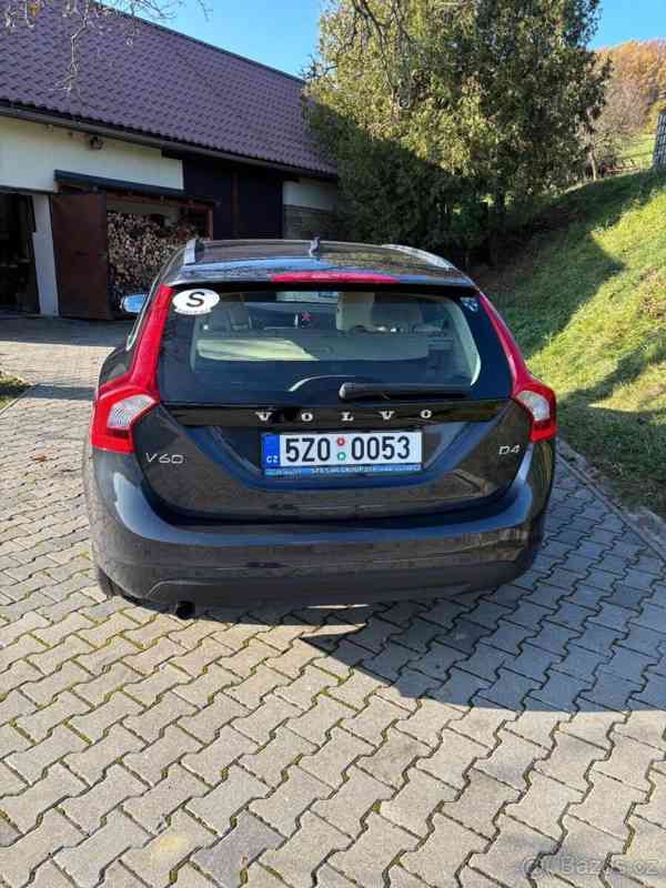 Volvo V60 2,0   D4 Summum - foto 4