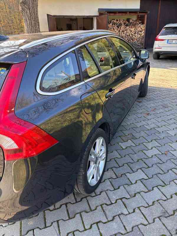 Volvo V60 2,0   D4 Summum - foto 10