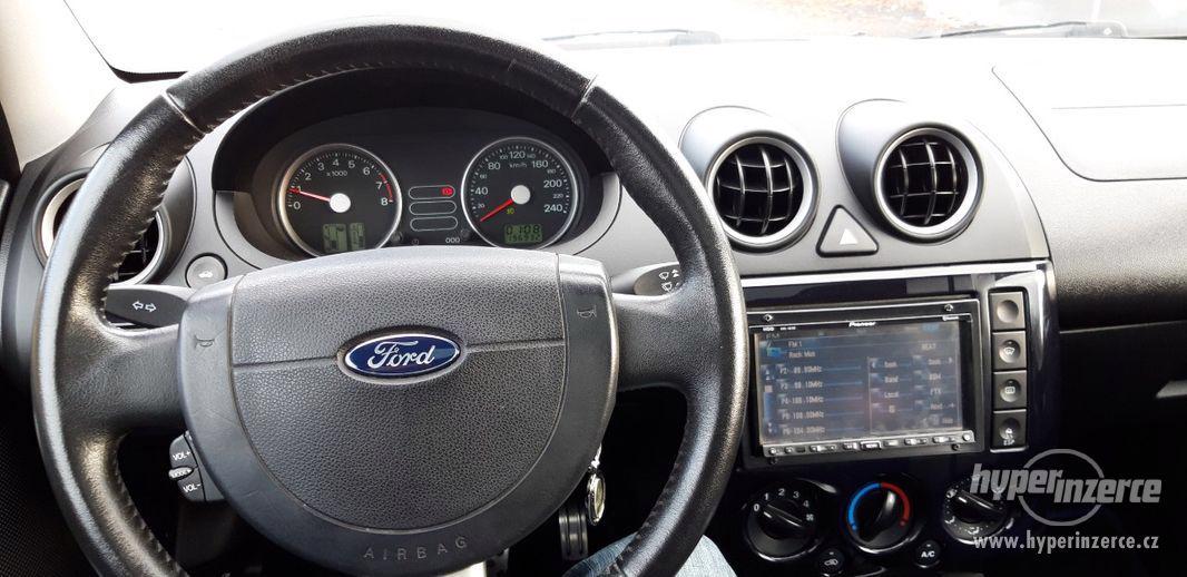 Ford Fiesta ST 150 2.0 Duratec 110 kW - foto 13