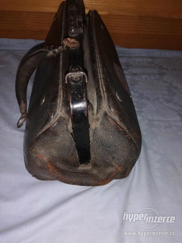 Starý kožený doktorský kufřík - foto 7