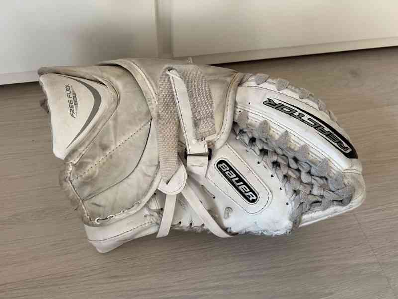 Lapačka brankářská hokejová značky Bauer - foto 2