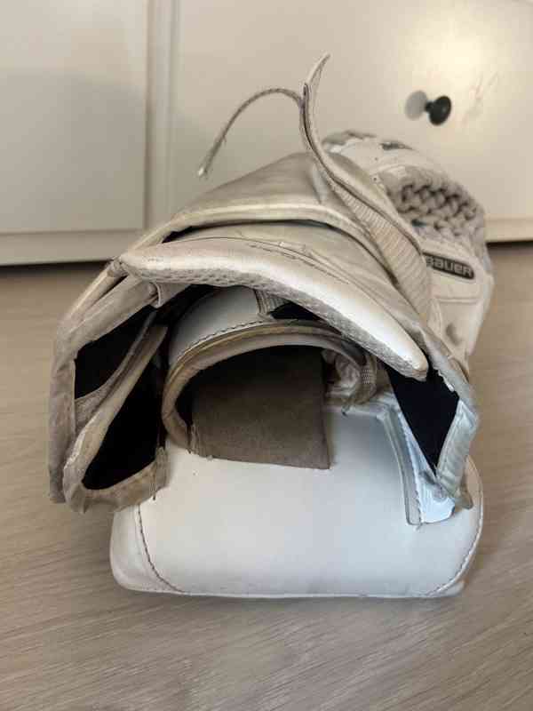 Lapačka brankářská hokejová značky Bauer - foto 7