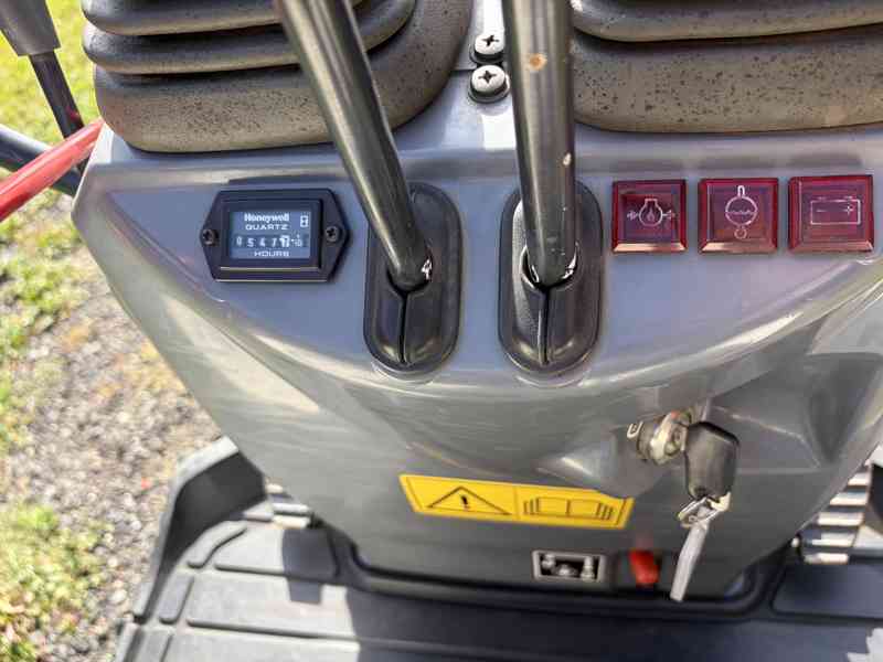 minibagr SCHAEFF TC 08 10/2020  - 550mth TOP STAV - foto 4