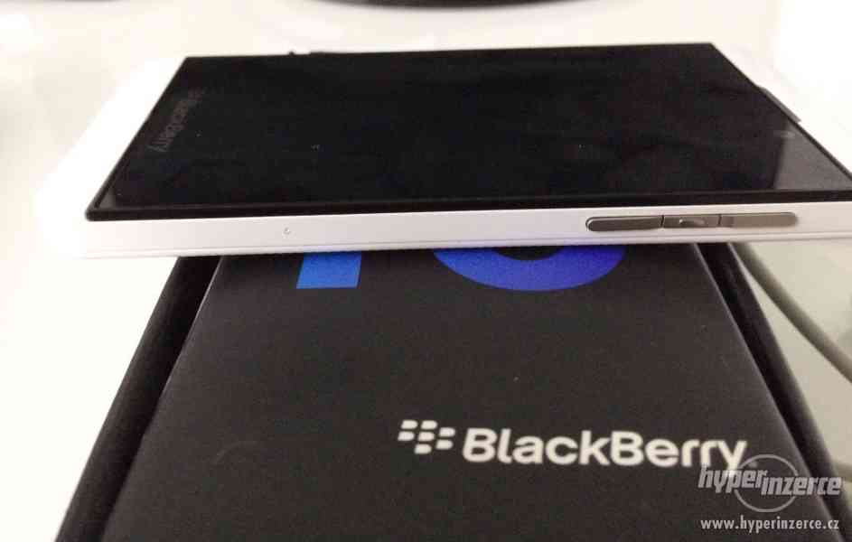 smartphone Blackberry Z10 bily - foto 6