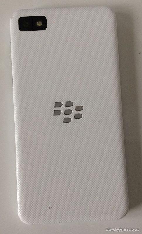 smartphone Blackberry Z10 bily - foto 8