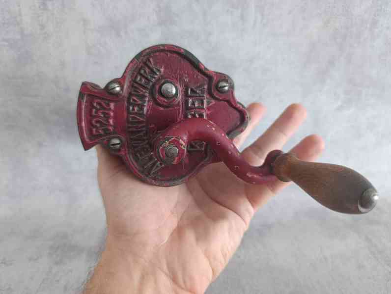 Zachovalý mlýnek zřejmě na fazolové lusky ALEXANDERWERK - foto 5