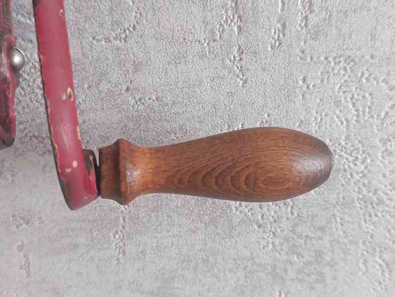 Zachovalý mlýnek zřejmě na fazolové lusky ALEXANDERWERK - foto 4