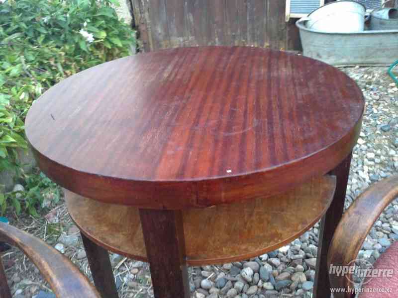 Pohodlná dvě křesla,stolek,taburet - foto 4
