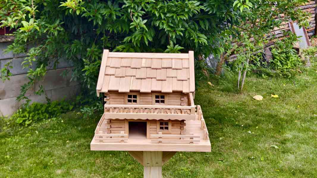 Exkluzivní ptačí domek – mistrovská ruční práce z dubu - foto 3
