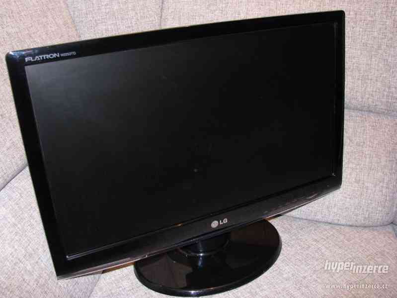 LCD monitor LG (55cm) - foto 1