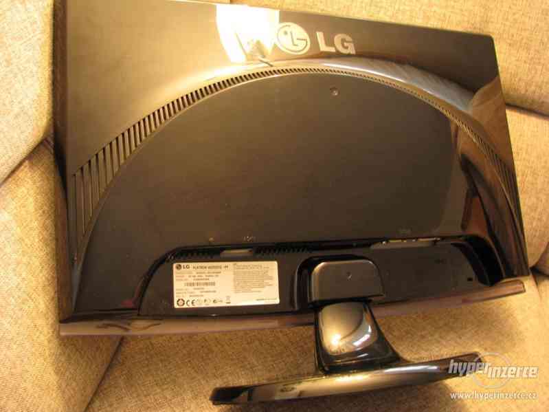 LCD monitor LG (55cm) - foto 2