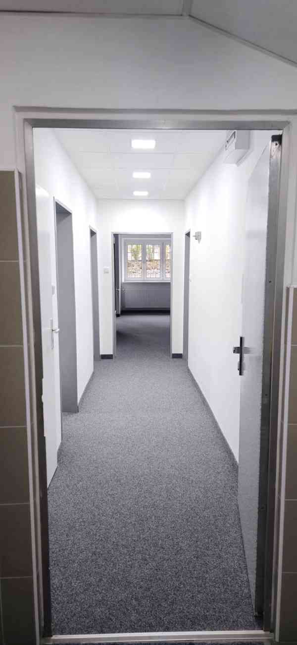 Pronájem kancelářských prostor 92 m²  3 samostatné kanceláře - foto 6