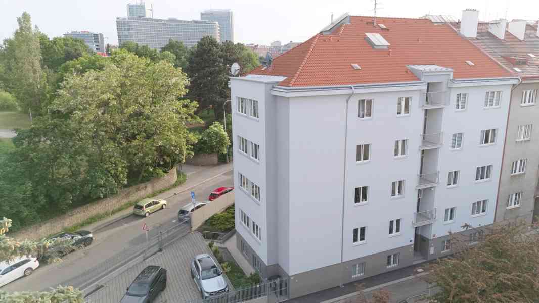 Pronájem kancelářských prostor 92 m²  3 samostatné kanceláře - foto 14
