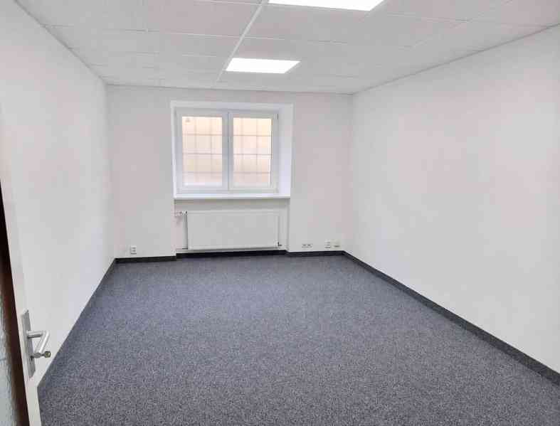 Pronájem kancelářských prostor 92 m²  3 samostatné kanceláře - foto 8