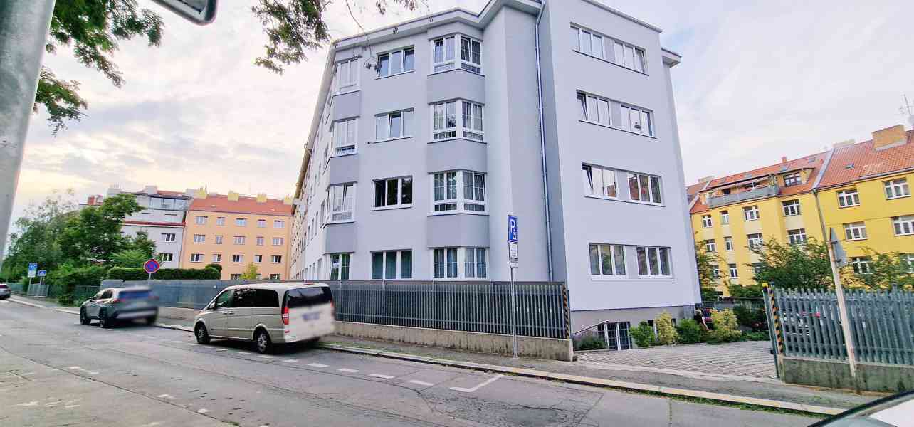 Pronájem kancelářských prostor 92 m²  3 samostatné kanceláře - foto 15