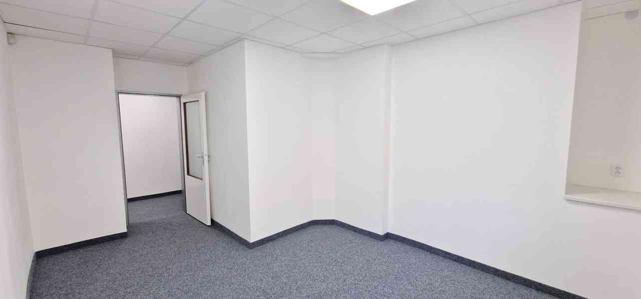 Pronájem kancelářských prostor 92 m²  3 samostatné kanceláře - foto 7