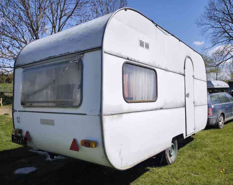 Levný karavan, bez dokladů, interiér ve dřevě, odvoz možný. - foto 3