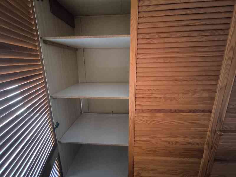 Levný karavan, bez dokladů, interiér ve dřevě, odvoz možný. - foto 12