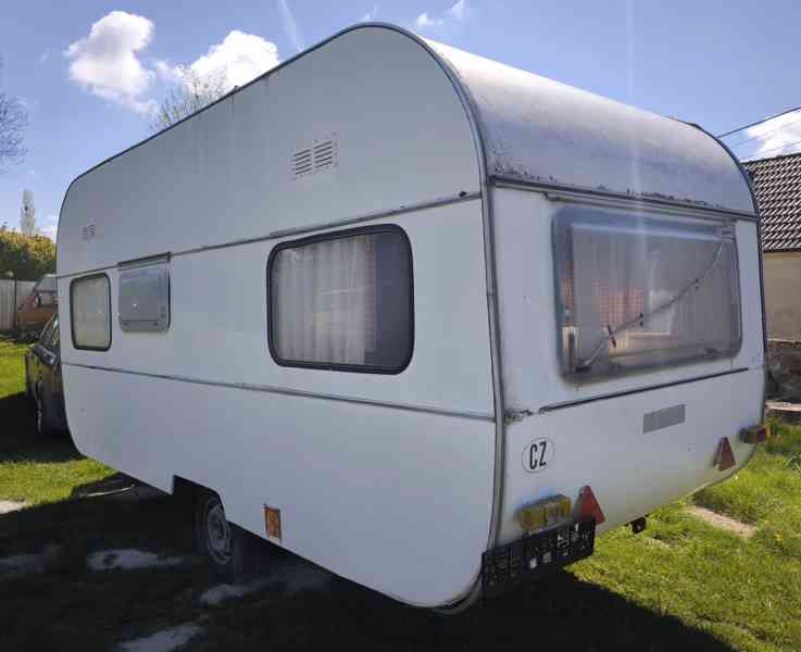 Levný karavan, bez dokladů, interiér ve dřevě, odvoz možný. - foto 4