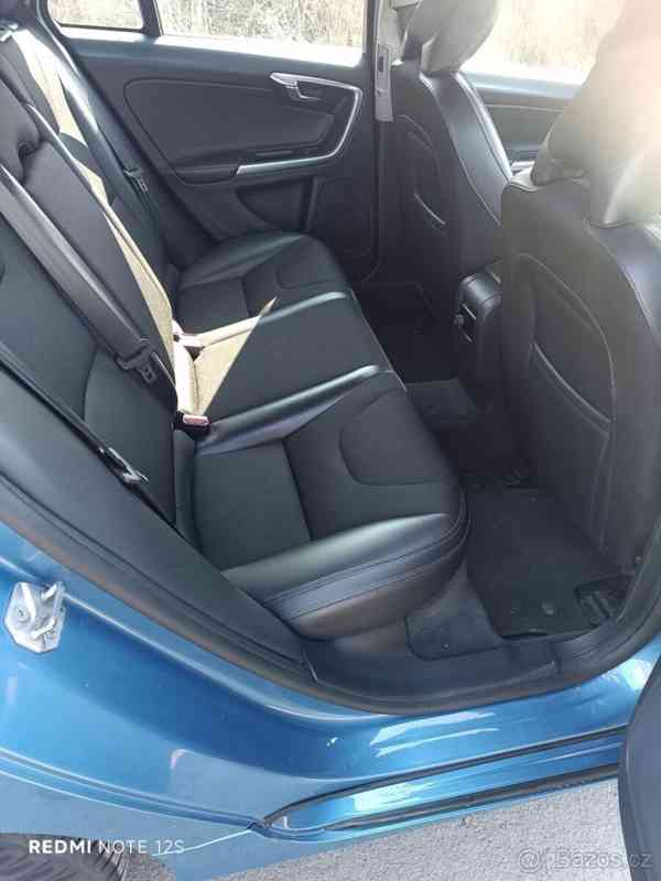 Volvo V60 2,0 - foto 18