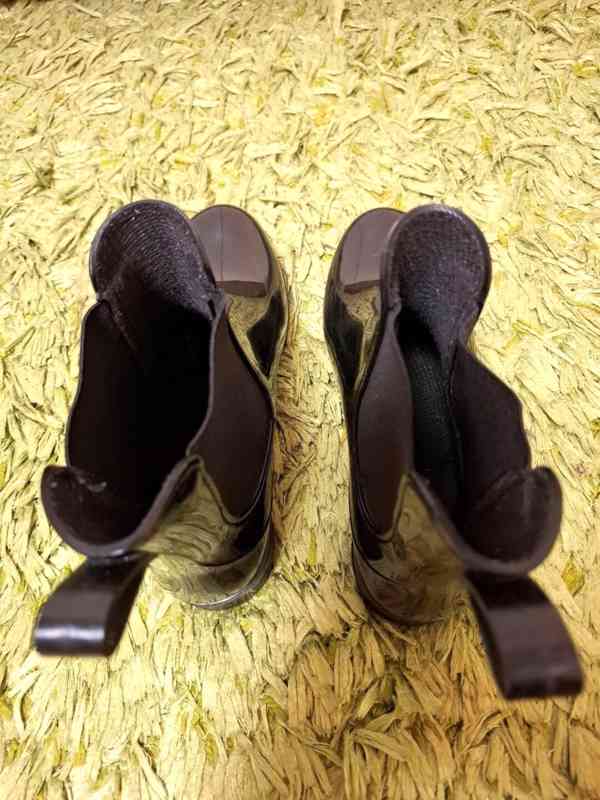 Černé nižší dámské holínky, vel. 39 - foto 5