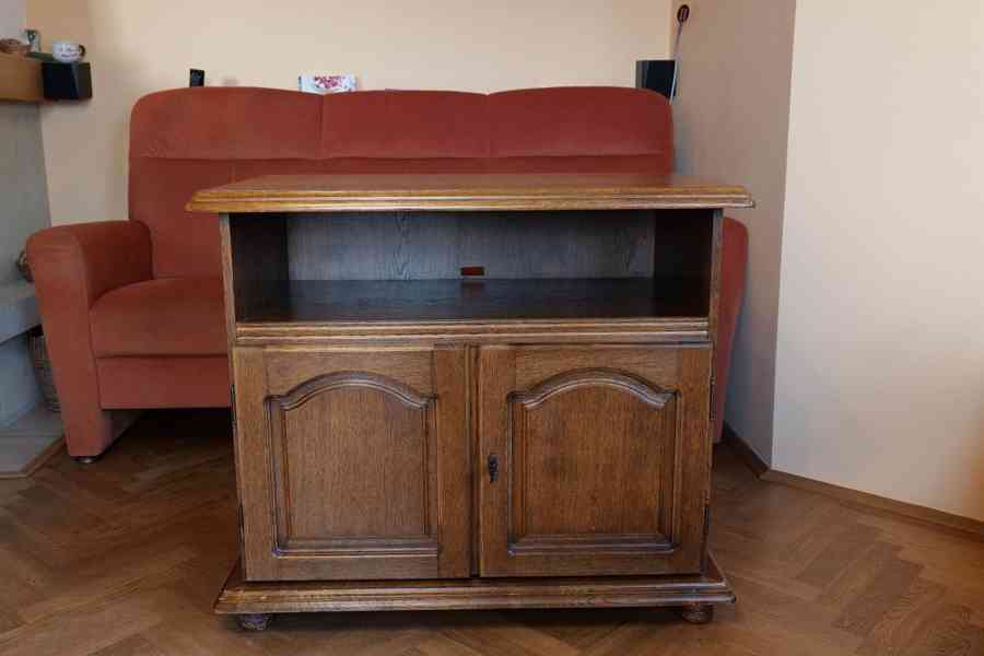 Rustikální nábytek – komoda, konferenční stolek - foto 2