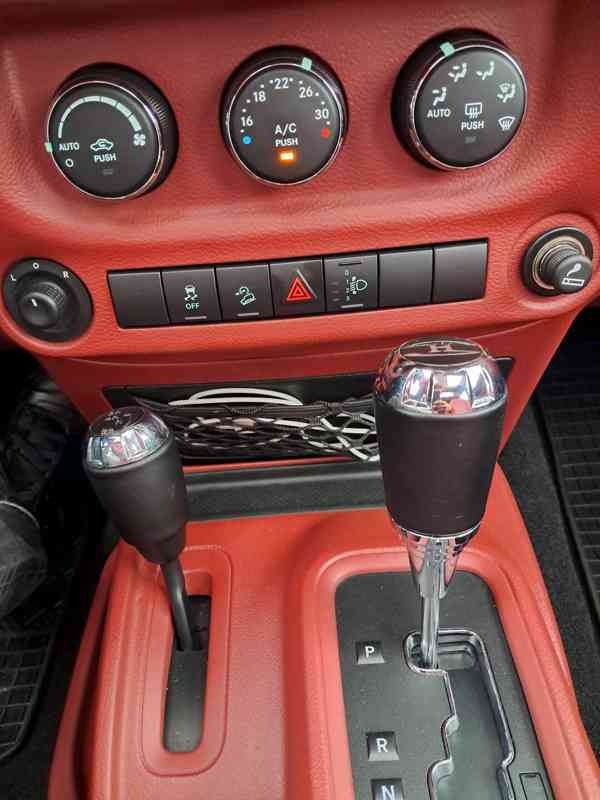 Hurtan Vintage (Jeep Wrangler v úpravě)  - foto 11