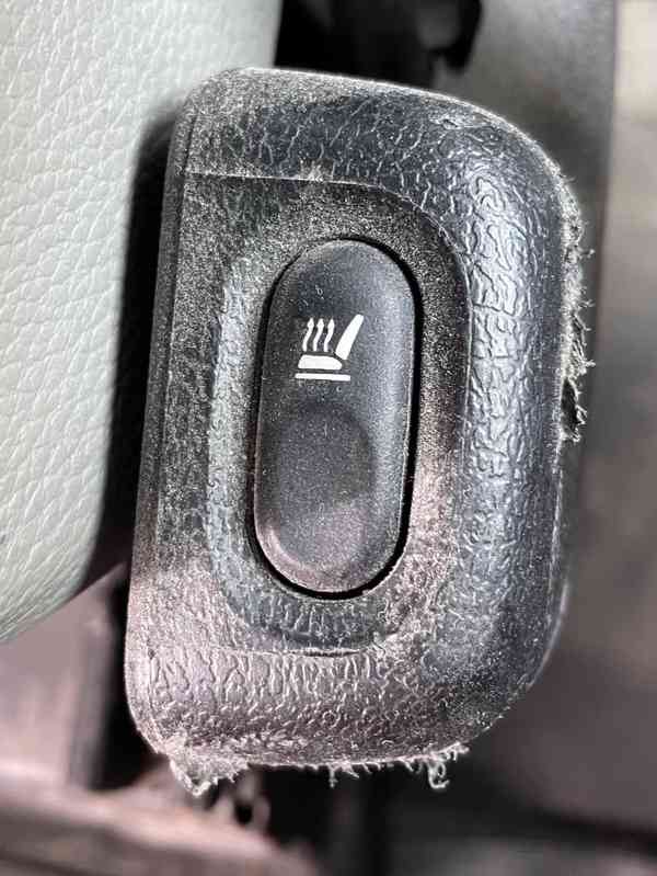 Opel Movano 2.5 DCi, L2H2, 6 míst - foto 12