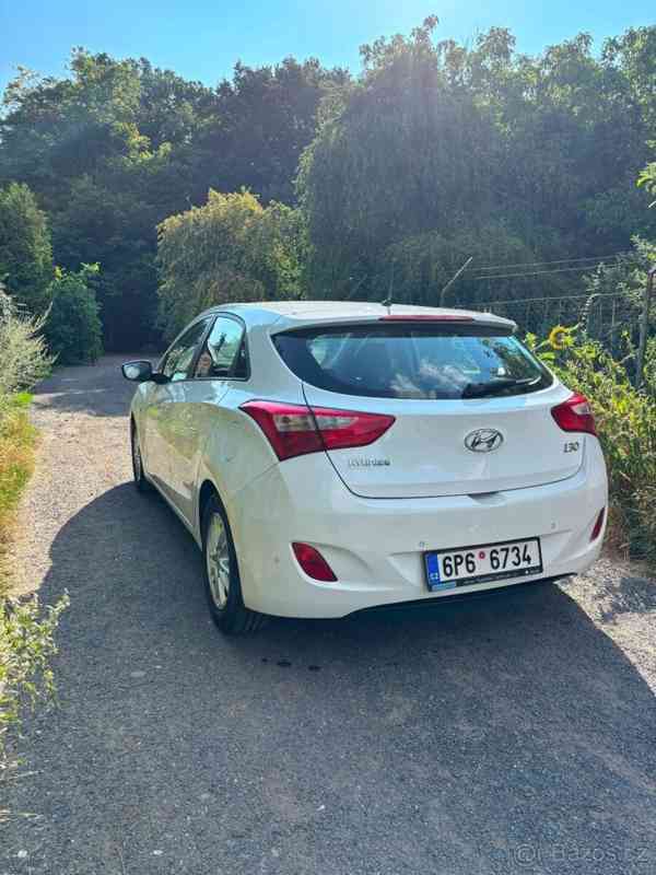 Hyundai i30 1,6   MPI 88 kW | r. v. 2015 - foto 7