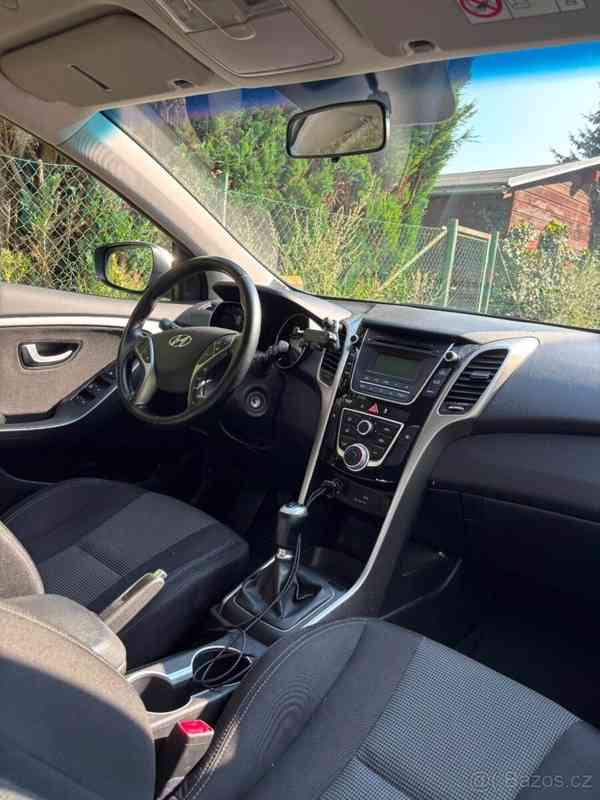 Hyundai i30 1,6   MPI 88 kW | r. v. 2015 - foto 9