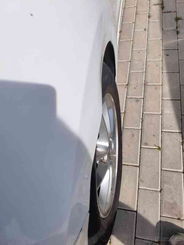 Hyundai i30 1,6   MPI 88 kW | r. v. 2015 - foto 3