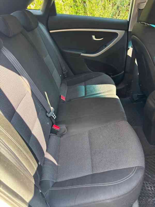 Hyundai i30 1,6   MPI 88 kW | r. v. 2015 - foto 8