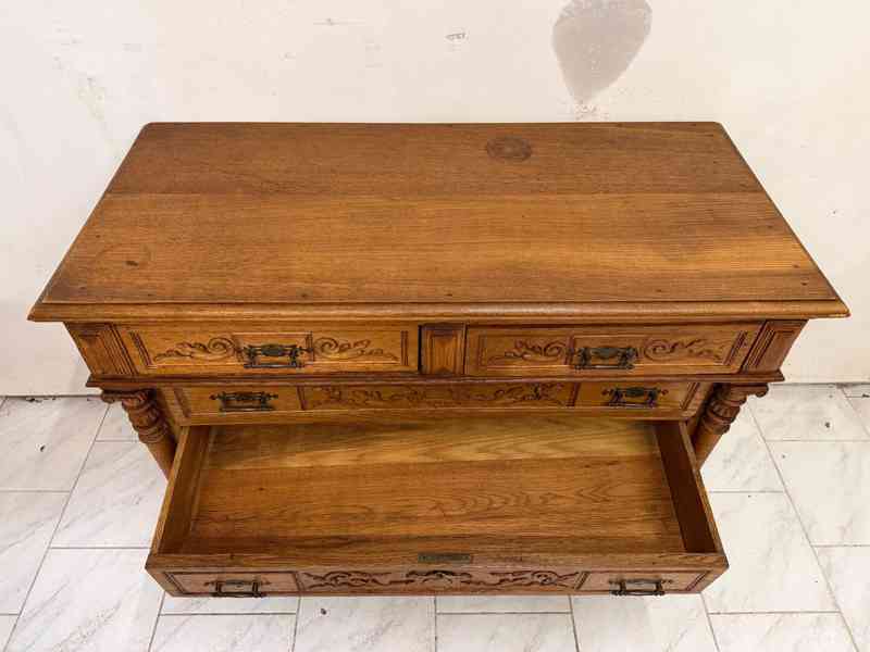 Starožitná masivní komoda - foto 8