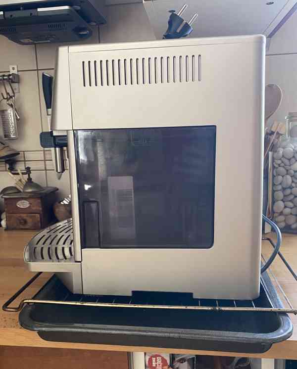 Kávovar DeLonghi ESAM3500.S na náhradní díly  - foto 3