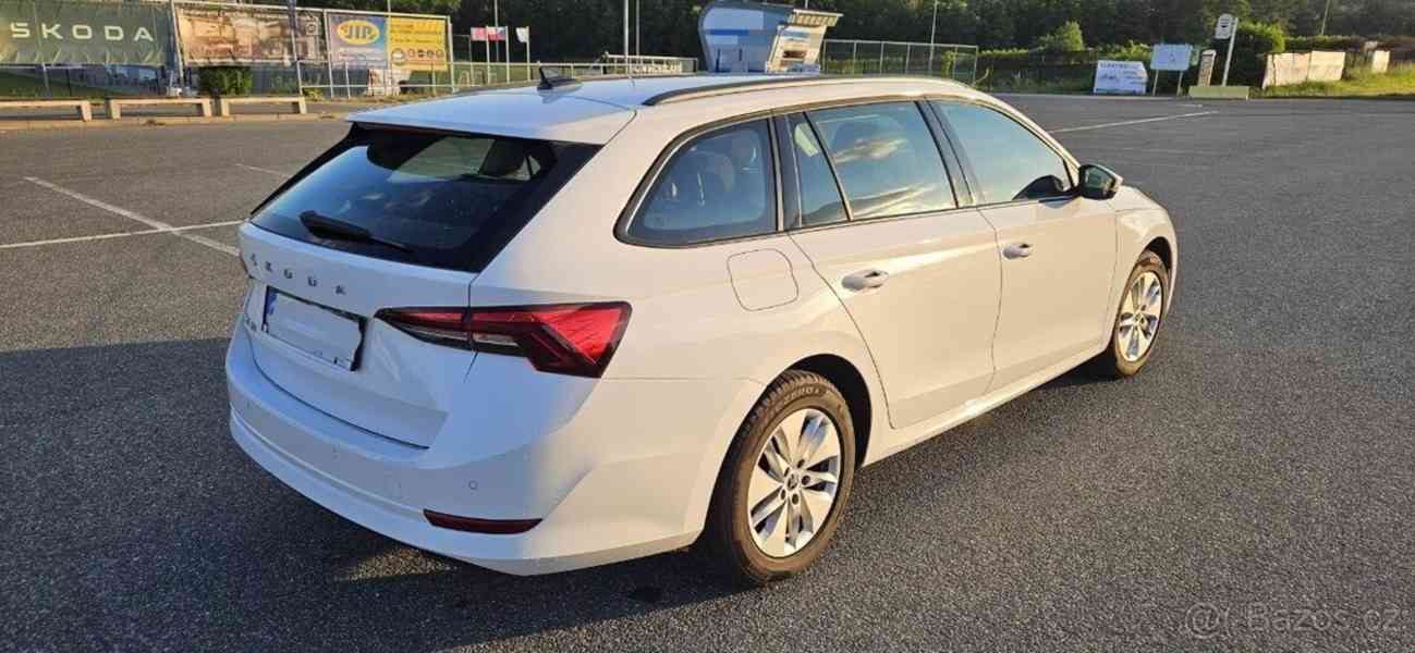 Škoda Octavia 2,0   TDI DSG, 2023, TOP STAV - foto 7