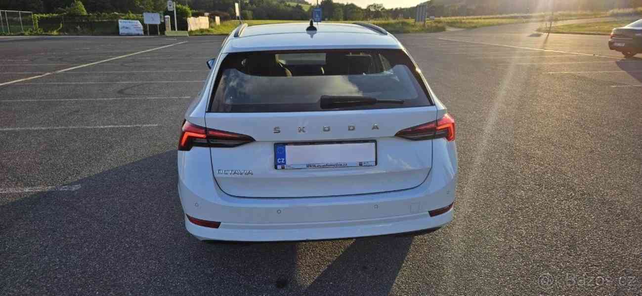 Škoda Octavia 2,0   TDI DSG, 2023, TOP STAV - foto 10