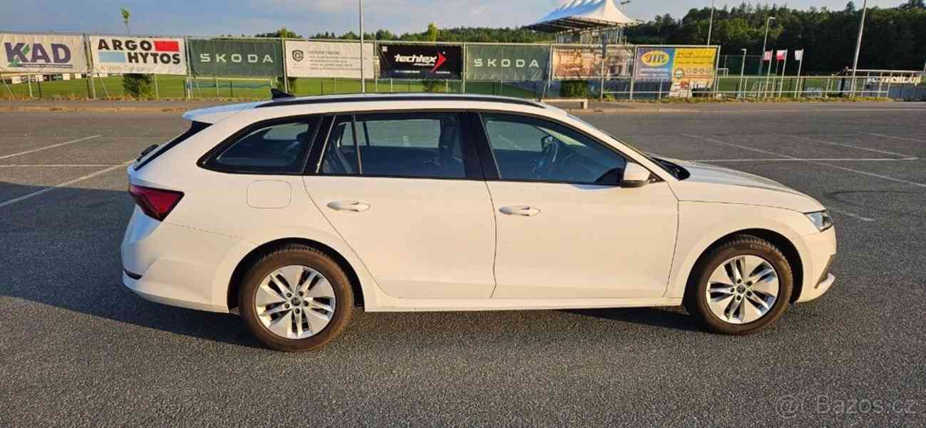 Škoda Octavia 2,0   TDI DSG, 2023, TOP STAV - foto 9