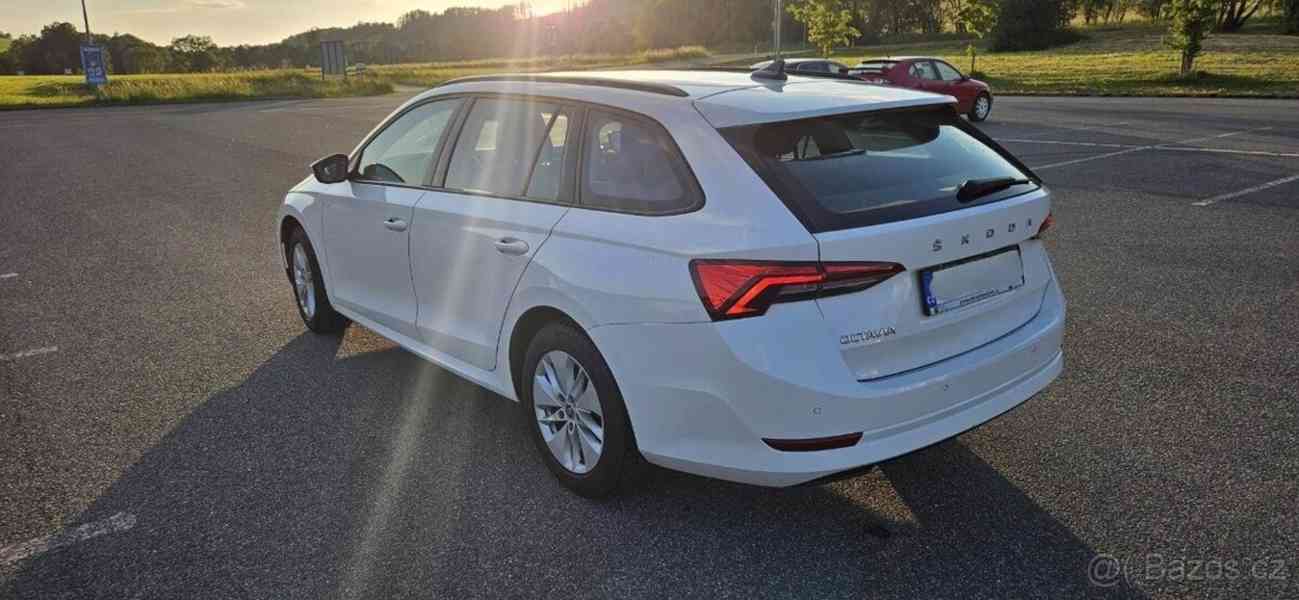 Škoda Octavia 2,0   TDI DSG, 2023, TOP STAV - foto 8