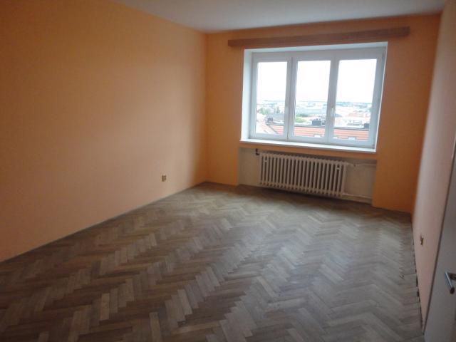 Pronájem 2+1, ulice Merhautova, Černá Pole, 80 m2, balkon, k - foto 3