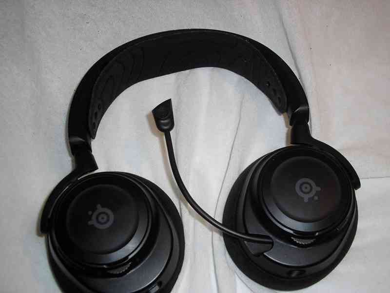 Sluchátka Arctis Nova 7 - Nové - foto 8