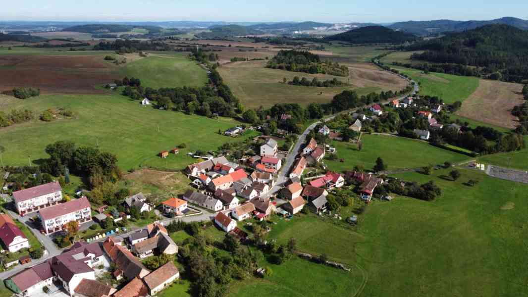 Prodej stodoly se stavebním pozemkem v Buděticích  - foto 12