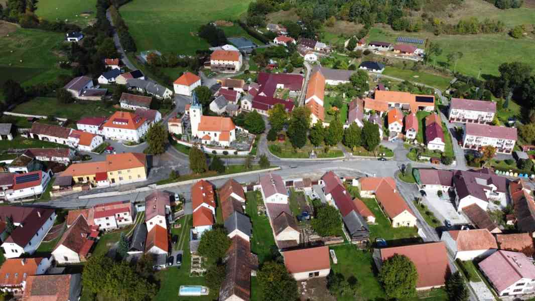 Prodej stodoly se stavebním pozemkem v Buděticích  - foto 11