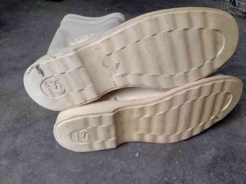 Bílé holinky - foto 3