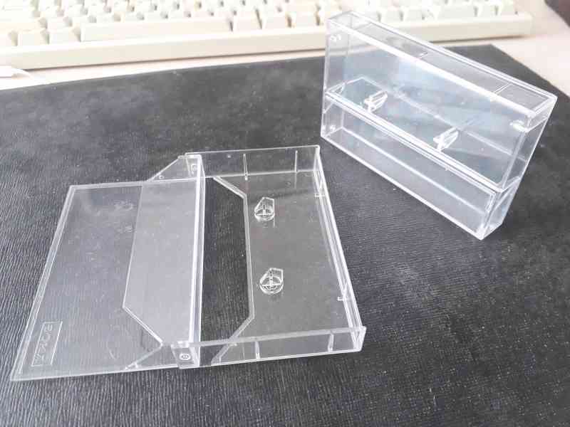  Prázdné krabičky od audiokazet - 2 ks 